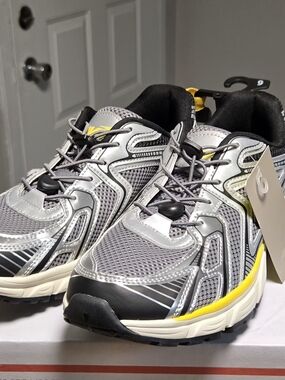 Avia Men's Gray and Yellow Athletic Sneakers